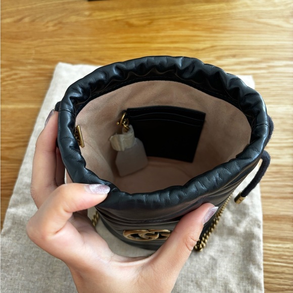 Gucci Marmont Bucket Bag - Picture 7 of 8
